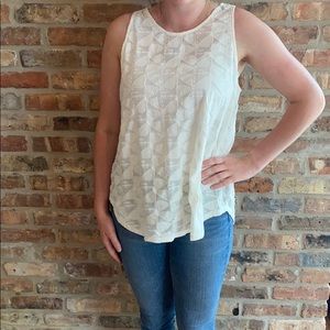 Geometric cream colored tank - size L